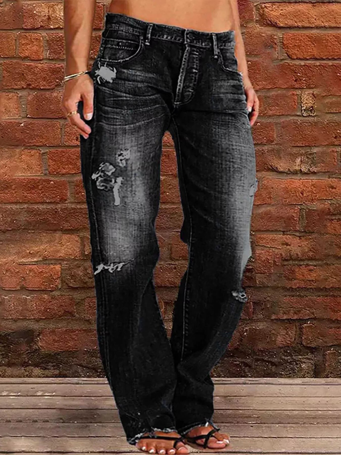 Distressed Loose Fit Jeans - Maria de Fatima Andrade