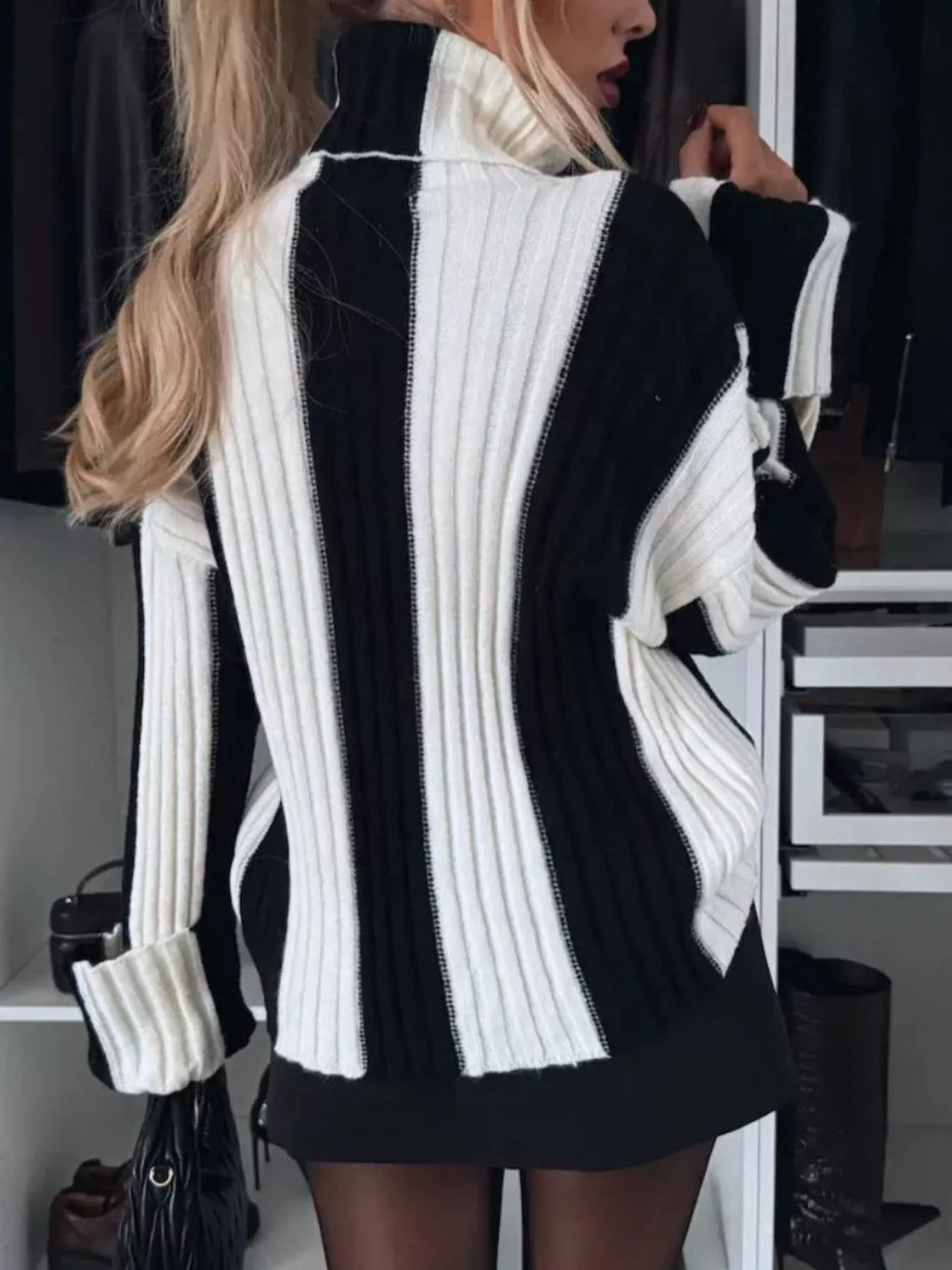 Color Block Ribbed Turtleneck Sweater - Maria de Fatima Andrade